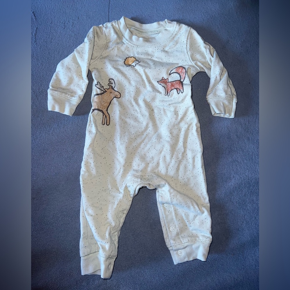 Baby blue long sleeve pant romper. Looking for moose and fox detail.